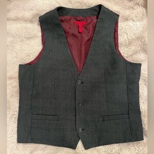 ALFANI Elegant Charcoal Vest with Burgundy Lining